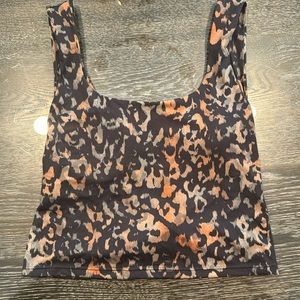 Fabletics oasis twist top w built-in padded bra XL in jaquard print NWOT